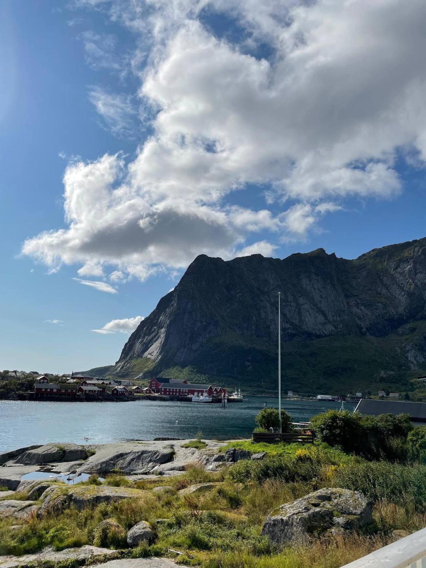 Nordlandshus Ved Havet Pa Reine, Lofoten Экстерьер фото
